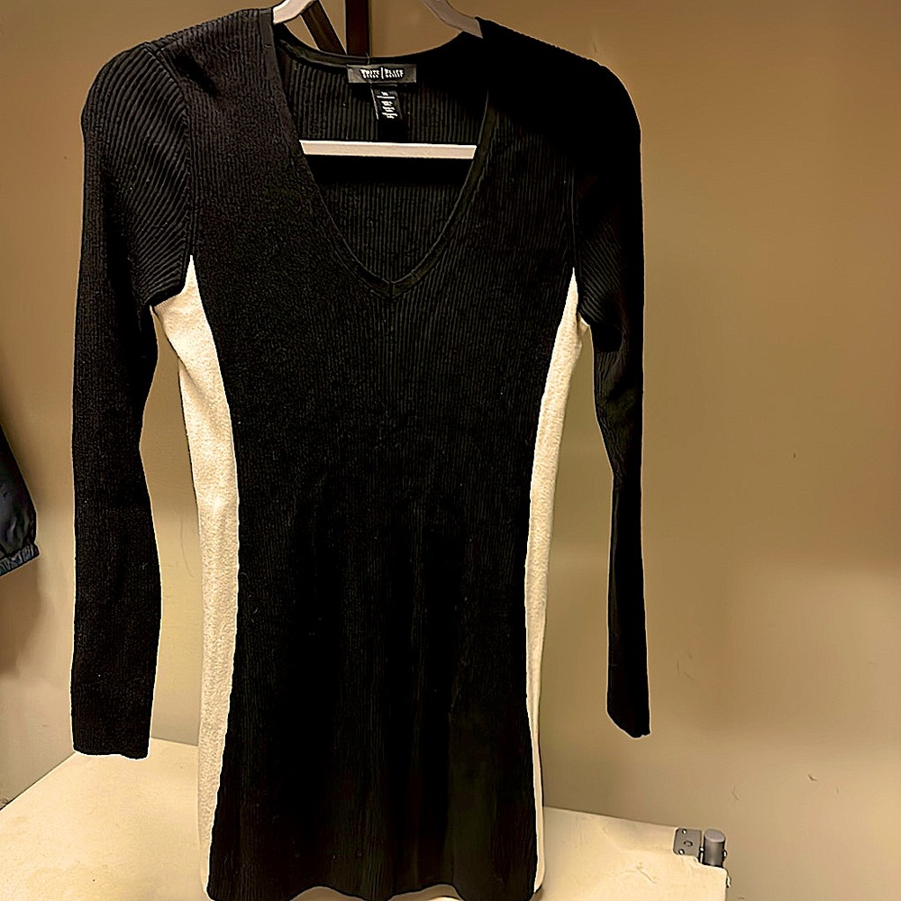 White House Black Market sweater dress XS